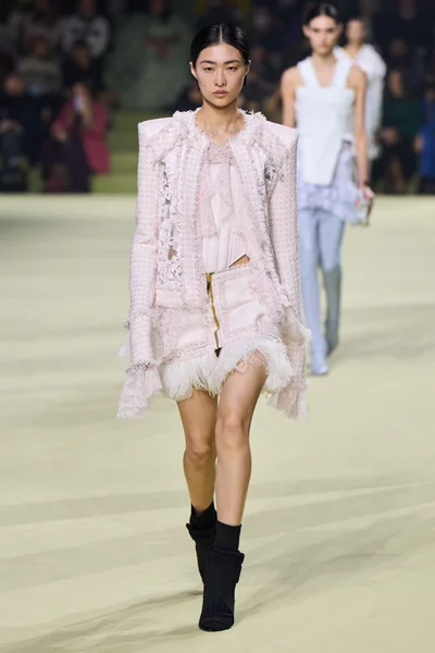 Look 29